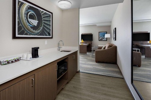 Hampton Inn & Suites San Diego Airport Liberty Station - image 12