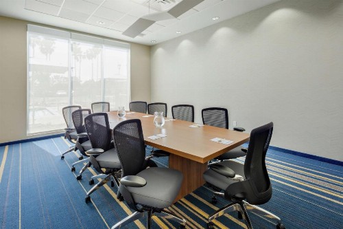 Hampton Inn & Suites San Diego Airport Liberty Station - image 4