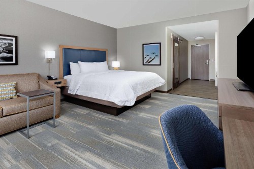 Hampton Inn & Suites San Diego Airport Liberty Station - image 6