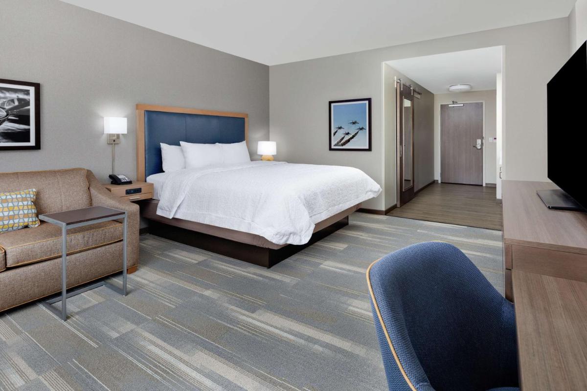 Hampton Inn & Suites San Diego Airport Liberty Station - image 6