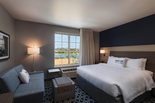 TownePlace Suites by Marriott San Diego Airport/Liberty Station - image 10