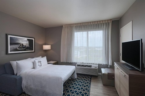 TownePlace Suites by Marriott San Diego Airport/Liberty Station - image 11