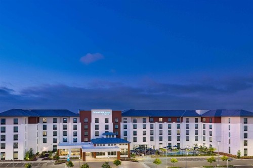 TownePlace Suites by Marriott San Diego Airport/Liberty Station - image 2
