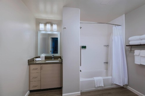 TownePlace Suites by Marriott San Diego Airport/Liberty Station - image 22