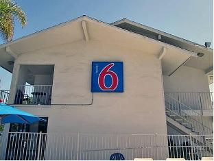 Motel 6-San Ysidro CA - San Diego - Border - image 2
