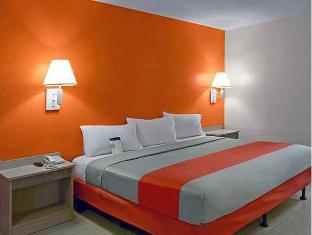 Motel 6-San Ysidro CA - San Diego - Border - image 3