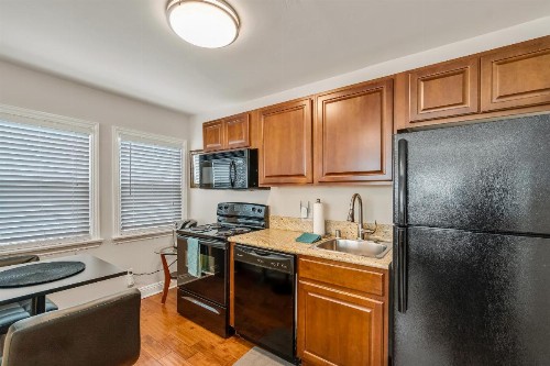 Cortez Hill Studio - image 11