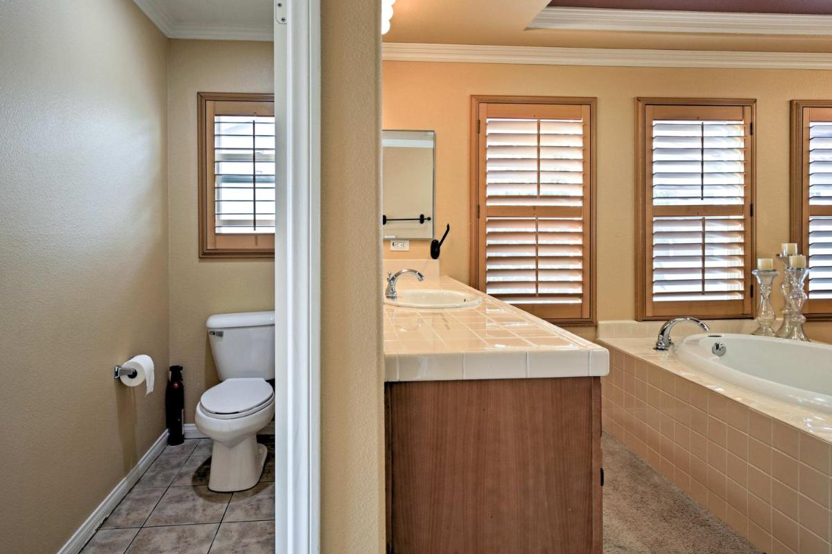 Luxury Ocean-View Getaway with Pool Patio and Hot Tub - image 7