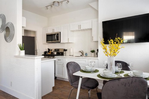 Super Host Luxury 2/1 APT - image 11
