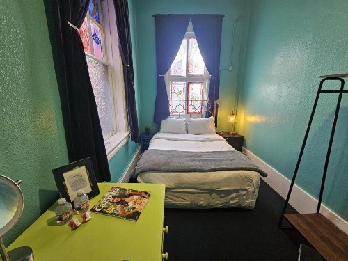 Gaslamp Hostel - image 23