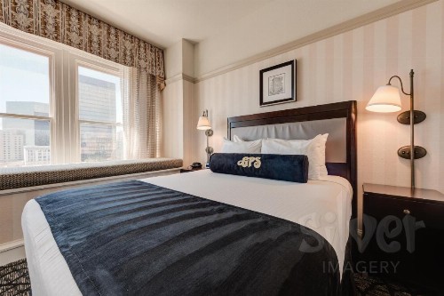 Gaslamp Plaza Suites - image 5
