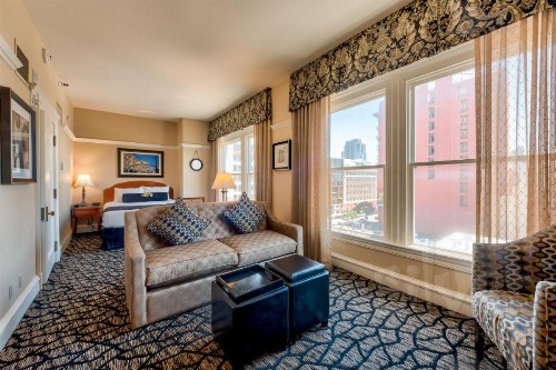 Gaslamp Plaza Suites - image 6