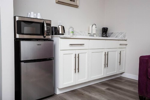 One Bedroom Apartment with Luxurious Furnitures - image 13