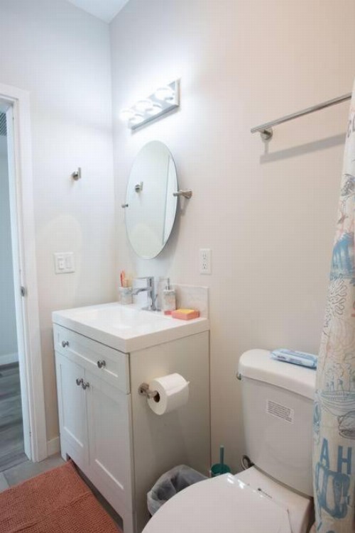 One Bedroom Apartment with Luxurious Furnitures - image 21