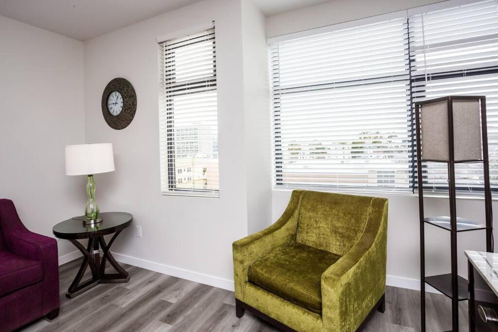 One Bedroom Apartment with Luxurious Furnitures - image 7