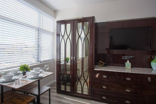 Spacious 1 Bedroom Apartment in Balboa Park - image 6
