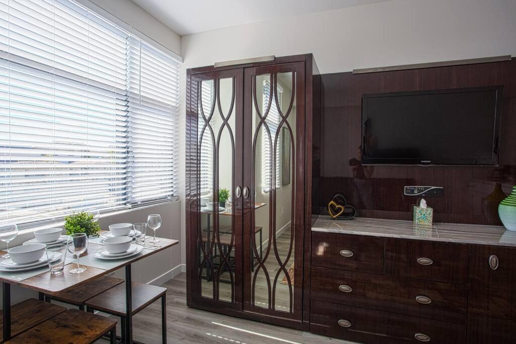 Spacious 1 Bedroom Apartment in Balboa Park - image 6