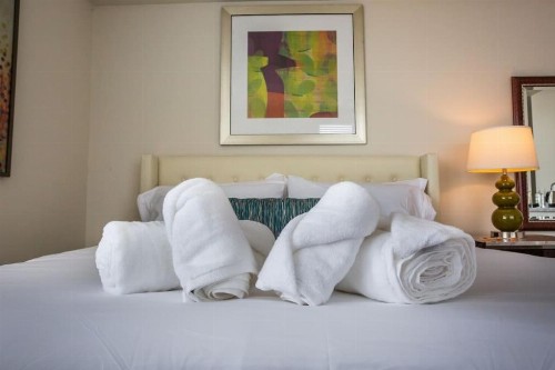 Next to San Diego Downtown - Cali King Size Studio - image 28
