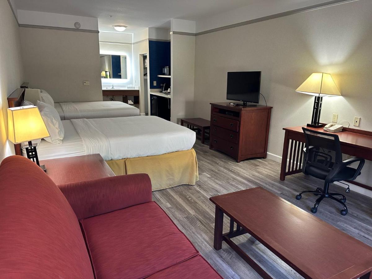 Holiday Inn Express Hotel & Suites San Dimas an IHG Hotel - image 2