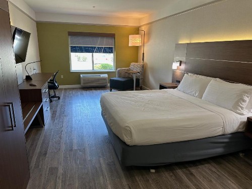 Holiday Inn Express Hotel & Suites San Dimas an IHG Hotel - image 4