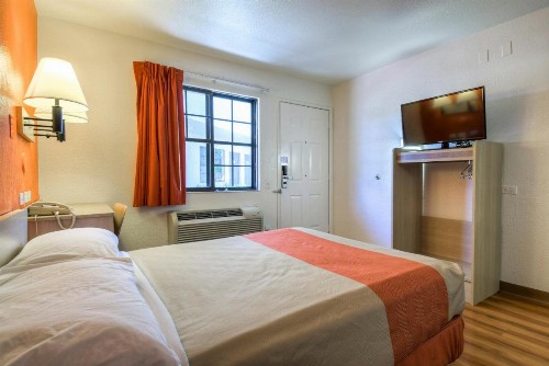 Motel 6-San Dimas CA - Los Angeles - image 35