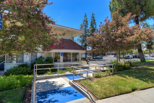 Motel 6-San Dimas CA - Los Angeles - image 40