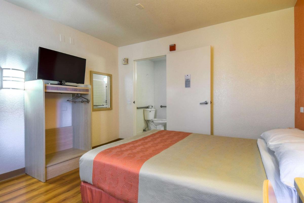 Motel 6-San Dimas CA - Los Angeles - image 5