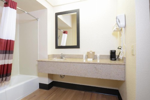 Red Roof Inn San Dimas - Fairplex - image 12