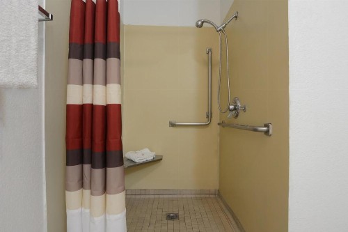 Red Roof Inn San Dimas - Fairplex - image 4