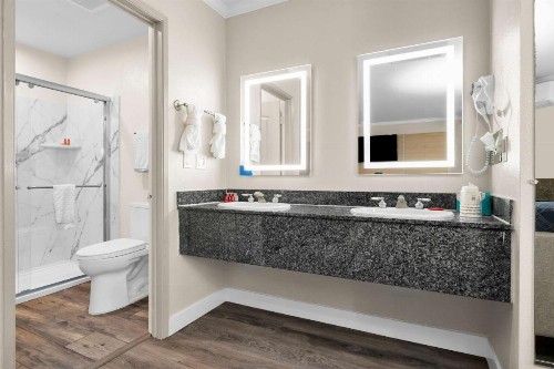 Howard Johnson by Wyndham San Francisco Marina District - image 32