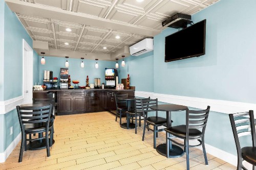 Howard Johnson by Wyndham San Francisco Marina District - image 33