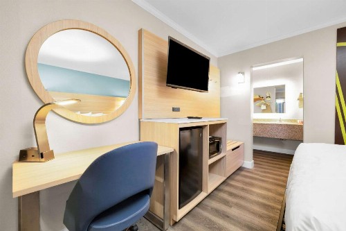 Howard Johnson by Wyndham San Francisco Marina District - image 37