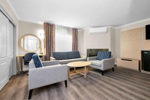 Howard Johnson by Wyndham San Francisco Marina District - image 9