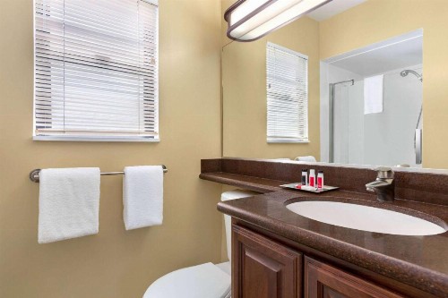 Travelodge by Wyndham Presidio San Francisco - image 30