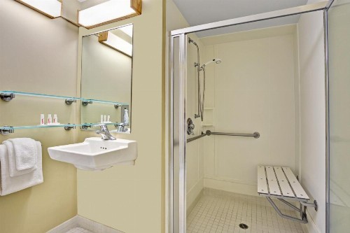 Travelodge by Wyndham Presidio San Francisco - image 35