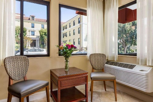 Travelodge by Wyndham Presidio San Francisco - image 6