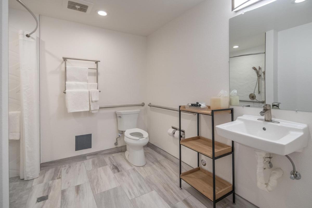 SOMA Park Inn - image 7