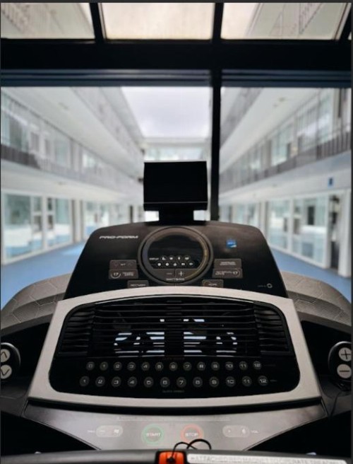 Good Hotel - image 10