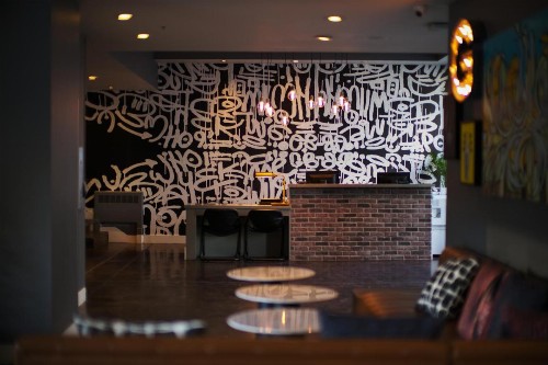 Good Hotel - image 11