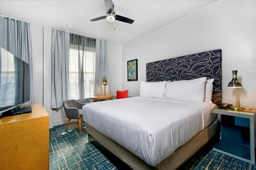 Good Hotel - image 21