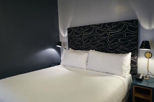 Good Hotel - image 5