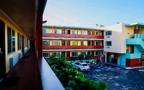 Motel Capri - image 42
