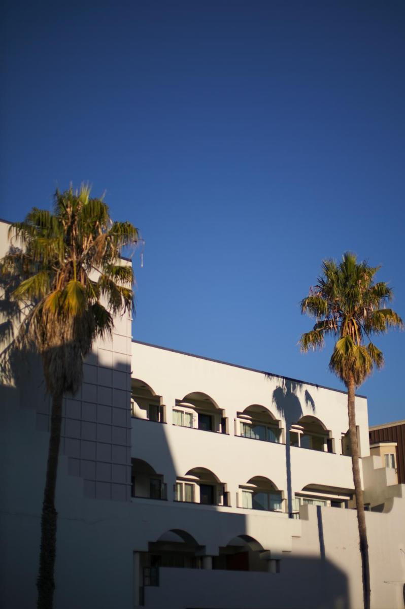 Americania Hotel - image 4