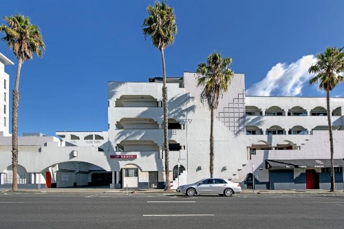 Americania Hotel - image 9