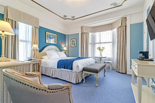 Cornell Hotel de France - image 1