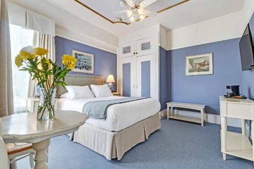 Cornell Hotel de France - image 18