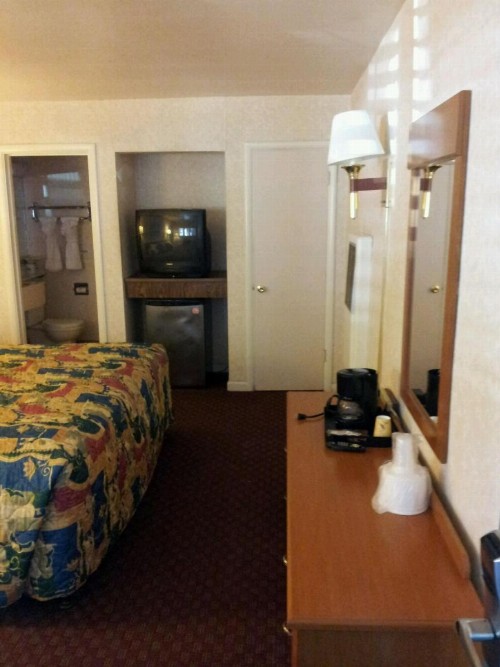 Town House Motel - image 20