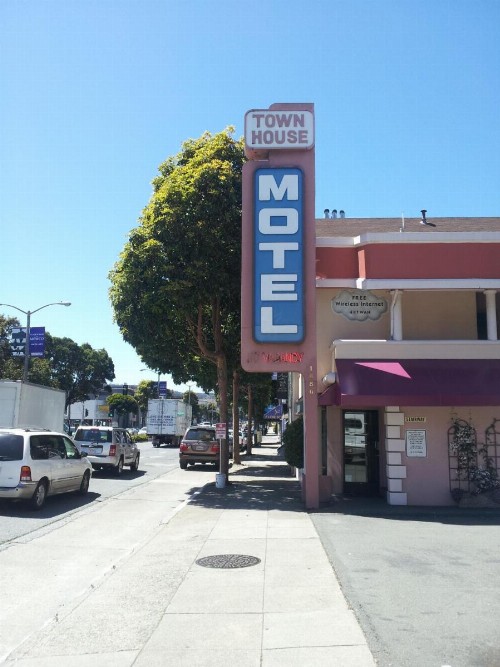 Town House Motel - image 23