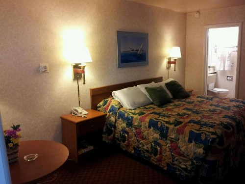 Town House Motel - image 26