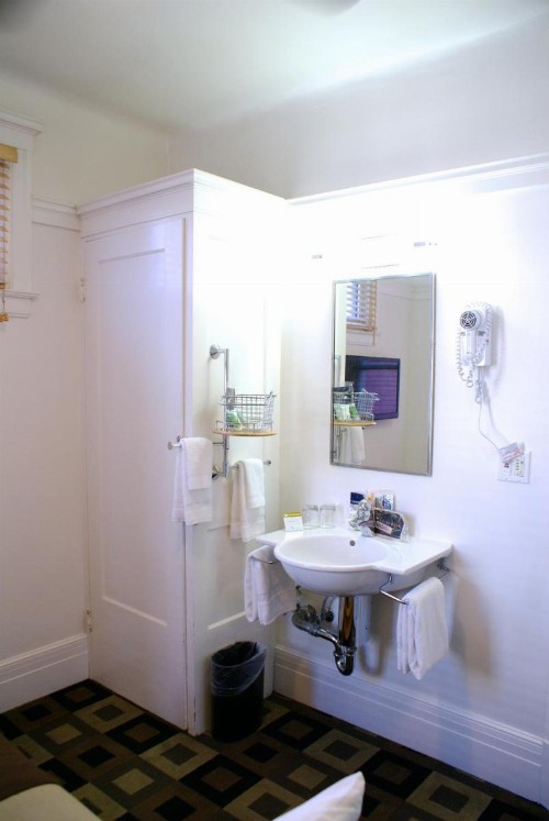 The Mosser Hotel - image 22